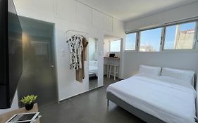 Modern Rooftop Apartment